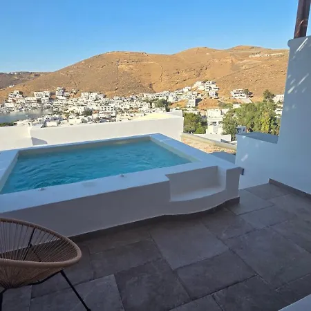Viewport Kythnos με ιδιωτικα πισινακια-τζακουζι Lägenhet *
